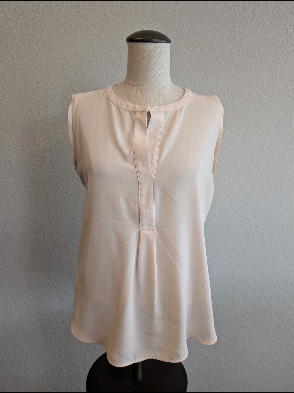 Ann Taylor Sleeveless Sz M Pleat-Front Camisole in Pale Pink Spring Office